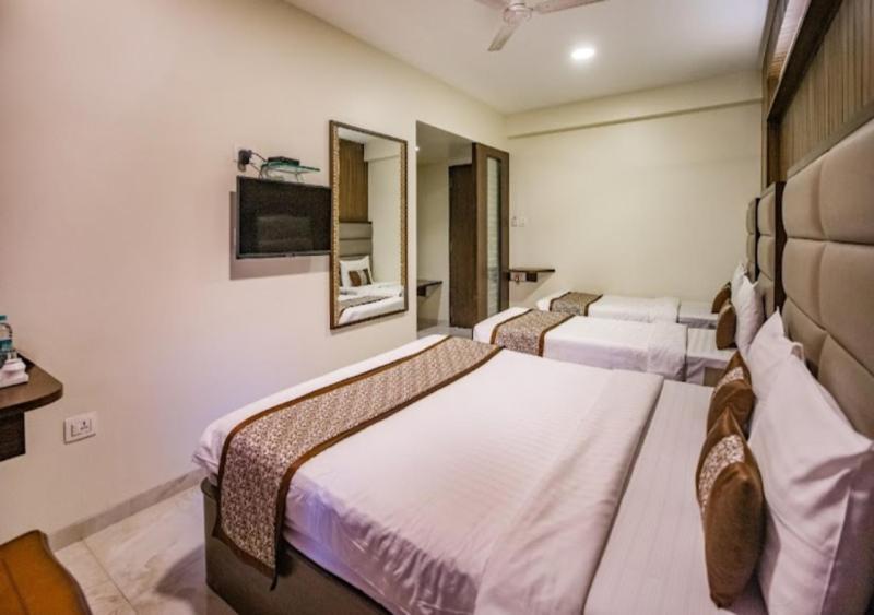 Hotel 24 Seven Nashik Exterior foto