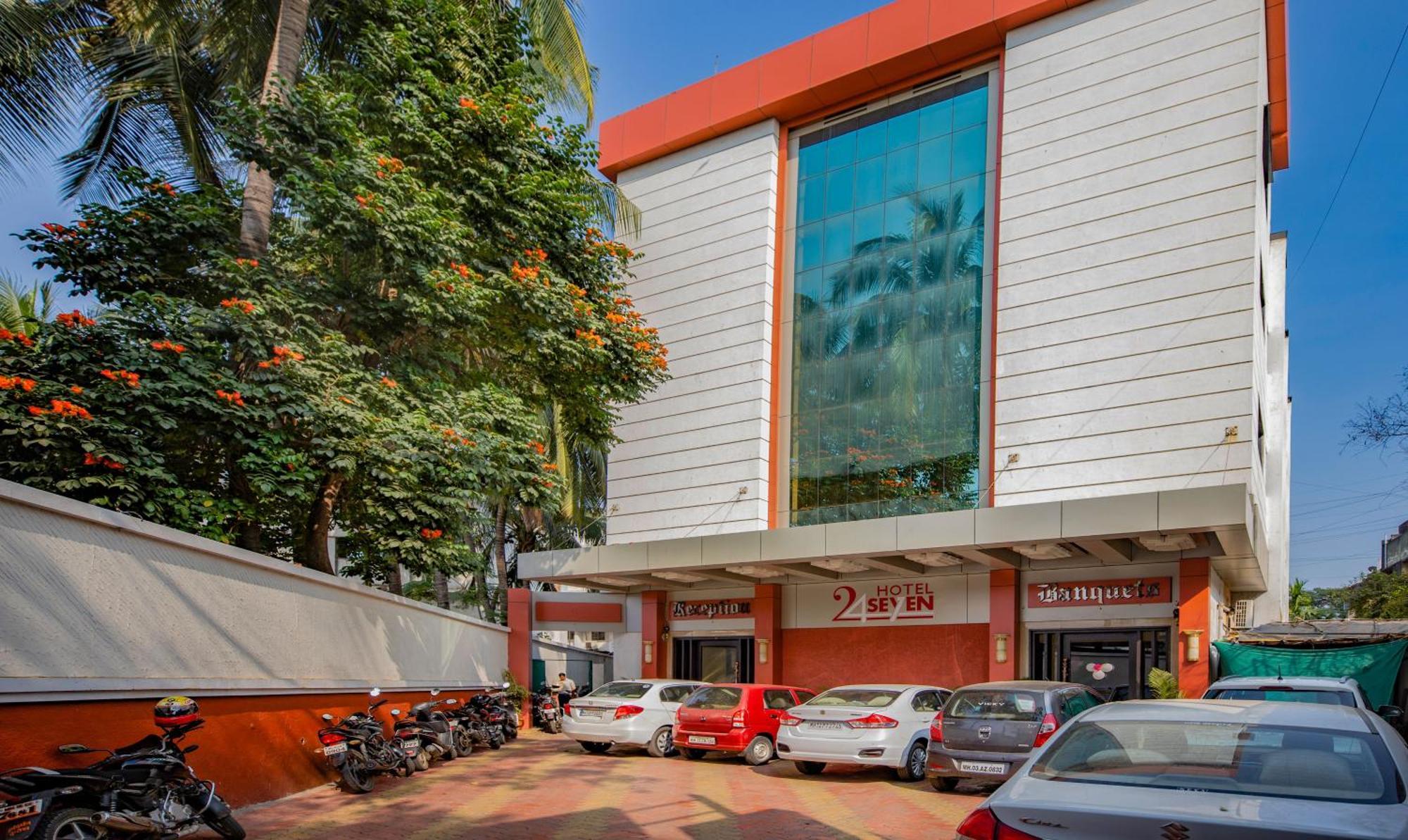 Hotel 24 Seven Nashik Exterior foto