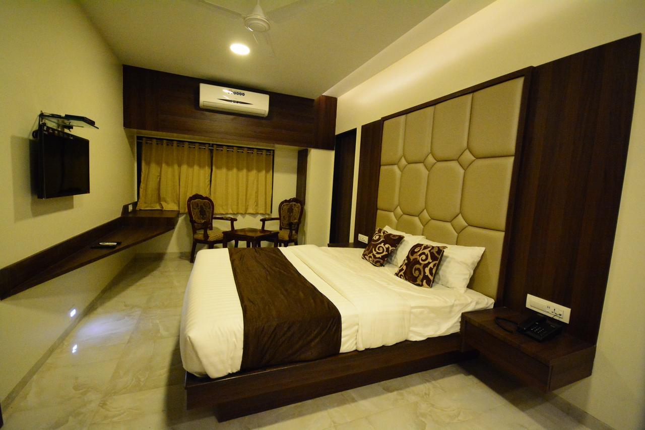 Hotel 24 Seven Nashik Exterior foto